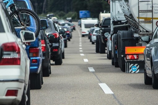 Tempo di rientri e fine delle feste: nel pomeriggio previsto un deciso aumento del traffico su strade e autostrade