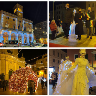 Imperia, la magia del Natale avvolge la città con l'accensione delle luminarie, Scajola: &quot;Serve il ritorno alla normalità. A Capodanno evento per giovani e bambini&quot; (foto e video)