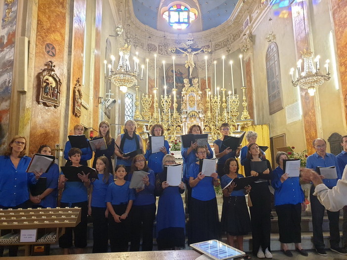 Carpasio: la Corale di Nizza 'La Voce D'Aqui D'Aia' incanta il pubblico nel concerto di brani Liturgici