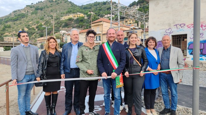 In bici da Nervia alla stazione ferroviaria, Ventimiglia inaugura un nuovo tratto della pista ciclabile (Foto e video)