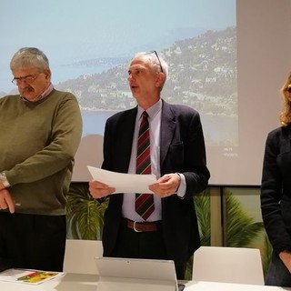 Avvio dei lavori del Convegno da parte del Prof. Mauro Mariotti, Presidente del Floriseum di Sanremo e Docente dell’Università di Genova, dell’Assessore Barbara Biale alle attività produttive del Comune i Sanremo e del Dott. Fiorenzo Gimelli del Centro Servizi per la Floricoltura di Sanremo