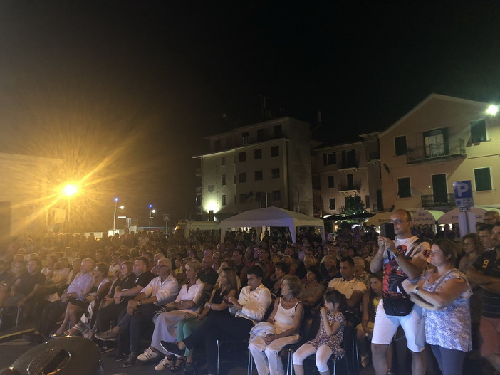 Imperia: nell'ambito delle 'Cene in Borgo', successo ieri sera per lo spettacolo di Sergio Sgrilli