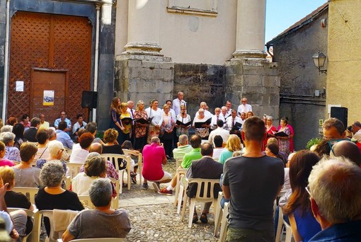 Triora nella Festa dell'Assunta rende omaggio alle vittime di Genova