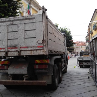 Imperia: ripresi questa mattina i lavori di pedonalizzazione di via Cascione. Le immagini