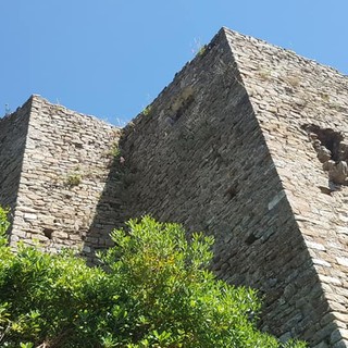 Alle origini della nostra civiltà: con lo storico Franco Bianchi alla scoperta del Castello di Isolabona