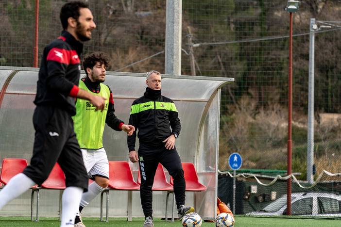 Calcio. La sconfitta col Pontelungo spinge l'Argentina a cambiare, esonerati Prunecchi e Bertani