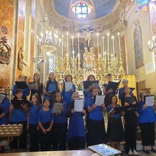 Carpasio: la Corale di Nizza 'La Voce D'Aqui D'Aia' incanta il pubblico nel concerto di brani Liturgici