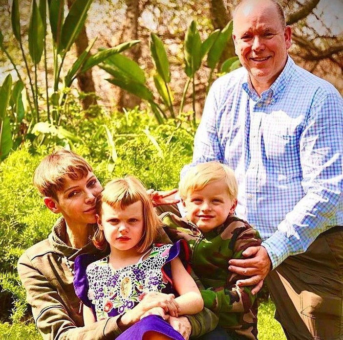 Albert II, la principessa Charlène e i piccoli Jacques e Gabriella in Sudafrica (foto pubblicate su Instagram)