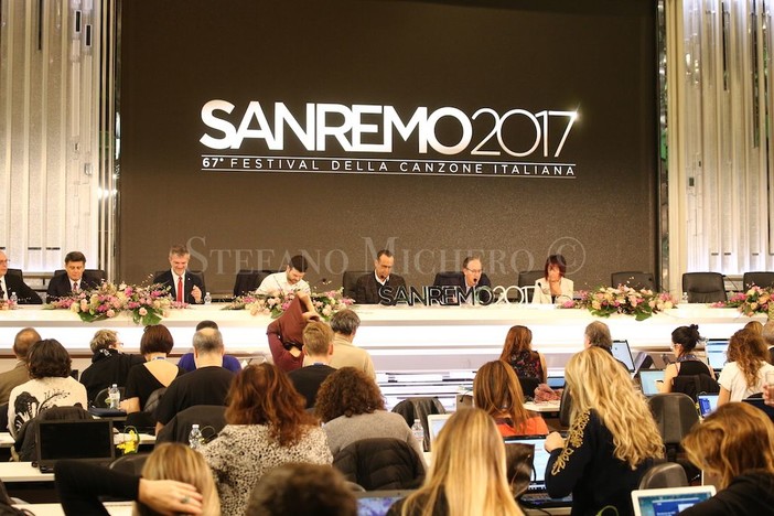 #Sanremo2017: ascolti per la quarta serata, il picco di share con la consegna del premio a Giorgio Moroder