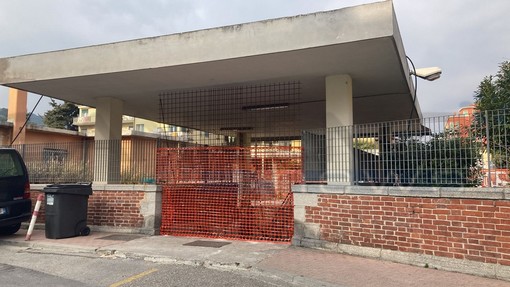 Imperia, lavori sulla ciclabile, chiude il sottopasso dell’ex stazione di Oneglia: operai al lavoro (foto)