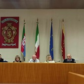 Ventimiglia, taser alla polizia locale: il consiglio comunale approva la sperimentazione (Foto e video)