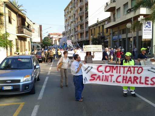 Bordighera: 50 firme raccolte sabato scorso dal comitato per la salvaguardia del 'Saint Charles'