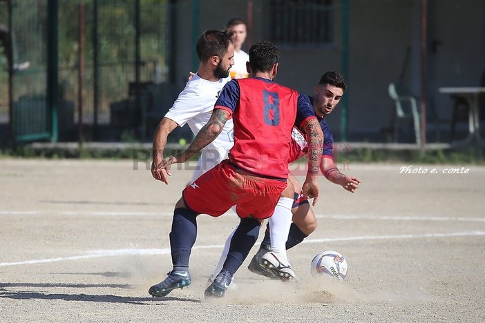 Kevin Grifo in azione con la maglia del Camporosso: il mediano dovrà stare fermo per un po' di tempo