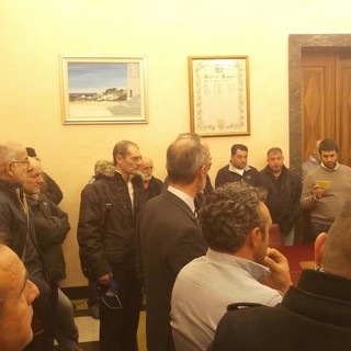 Imperia: duro confronto tra lavoratori Tradeco, maggioranza e opposizione. Il Sindaco prende l'impegno di verificare la situazione. Critica la minoranza