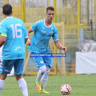 Alex Gagliardini in azione: il difensore è simbolo del reparto arretrato biancoazzurro (foto Fabio Pavan)