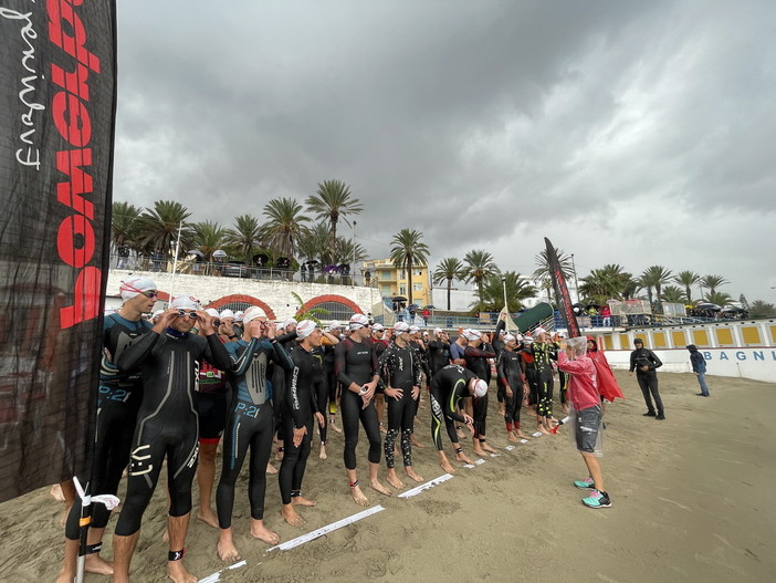 Ingrillì e Zane vincono il triathlon sprint al Challenge Sanremo. Spettacolo delle gare giovanili nel pomeriggio