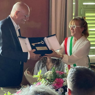 Cervo: a Palazzo Viale conferita la cittadinanza onoraria al professor Walter Barberis