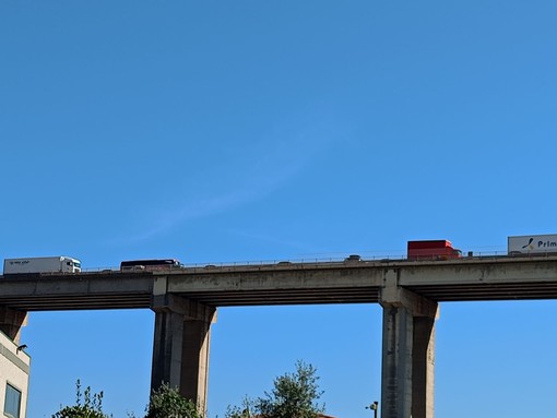 Partito il controesodo del ferragosto: code sulle autostrade della Liguria, verso la Francia 5 km di colonna