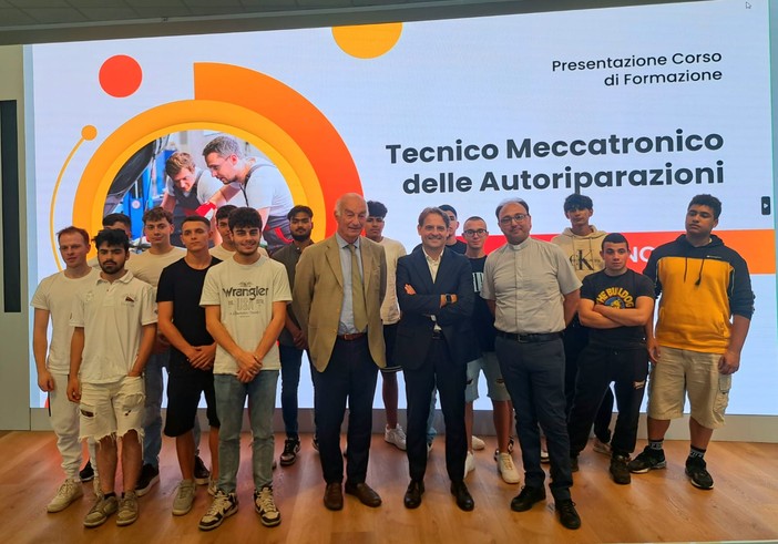 Nuovo corso di formazione per tecnici meccatronici, Scajola: &quot;Assunzioni per oltre il 70% dei partecipanti&quot;