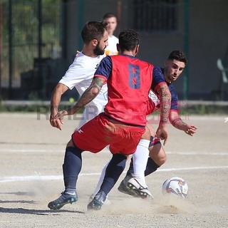 Kevin Grifo in azione con la maglia del Camporosso: il mediano dovrà stare fermo per un po' di tempo