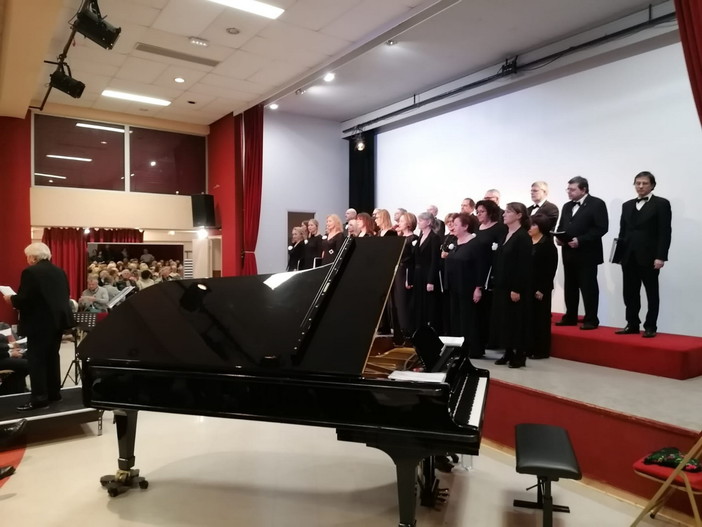 A Tourrette-Leven grande successo del Coro Nova Tempora e del Soprano Gabriella Costa