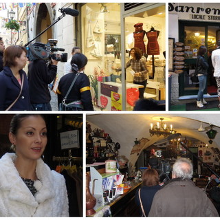 Le immagini della troupe tv in centro stamani