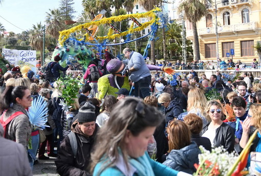 Sanremo: il Festival sarà come prima della pandemia, nel 2023 torneranno anche i 'Carri fioriti'?