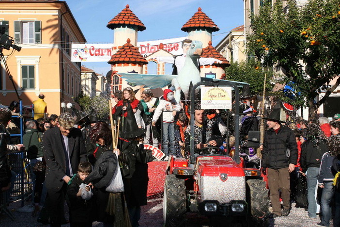 Pontedassio: fervono i preparativi per il Carnevale 2012 in programma sabato 11 febbraio