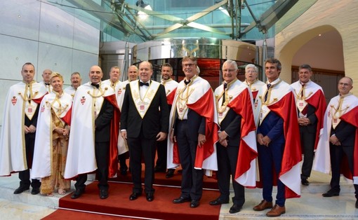 50ème Gala du Grand Cordon d’Or au Monte Carlo Sporting Club. Les membres du Conseil Magistral en compagnie de S.A.S Le Prince Albert de Monaco.