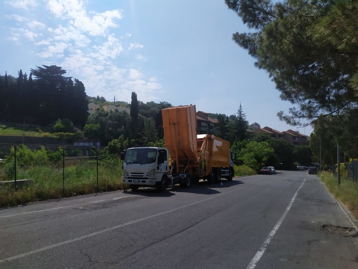 Imperia, raccolta rifiuti: aumenta il costo del porta a porta, si temono rincari sulla Tari