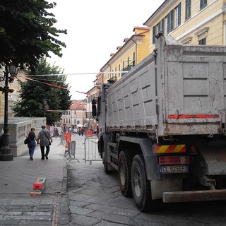 Imperia: il 9 ripartiranno i lavori di pedonalizzazione di via Cascione. Commissionato un progetto per l'eliminazione delle barriere architettoniche all'ingresso dei negozi