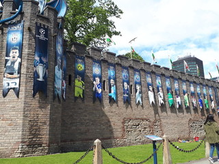 Muro Castello con Bandiere Campioni