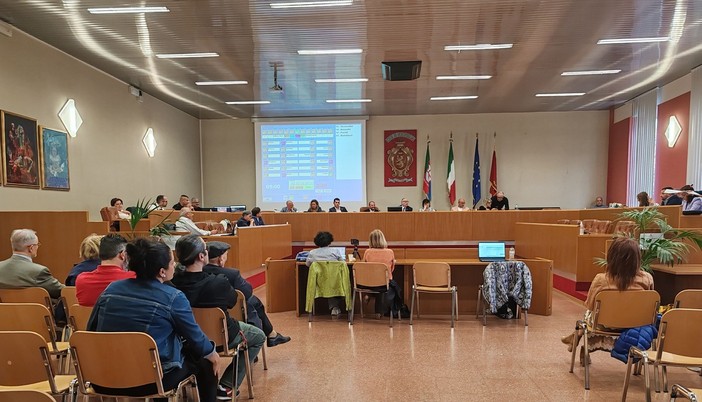 Ventimiglia: scontro in maggioranza per la mozione di Parodi, Forza Italia gli chiede il ritiro prima del consiglio