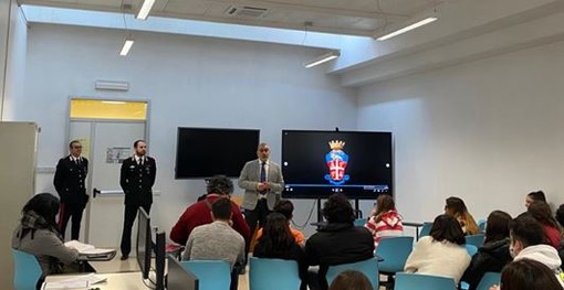 Sanremo: i Carabinieri incontrano gli studenti nelle scuole per un’attività di orientamento