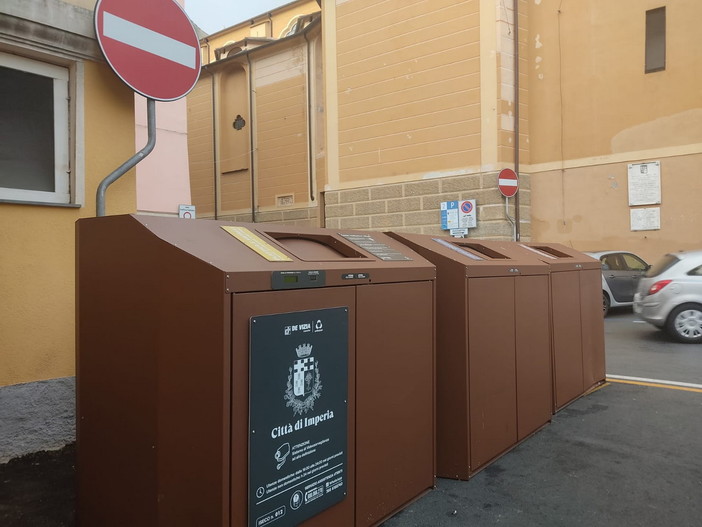 Imperia, eliminate alcune isole ecologiche in piazza Goito, Fratelli d'Italia: &quot;Segno di buon senso&quot;