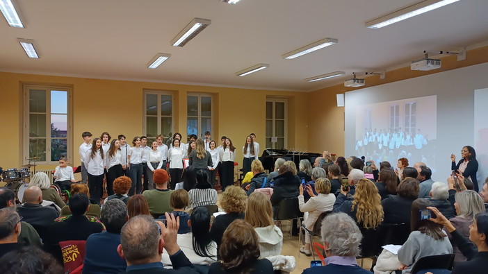 Sanremo: inaugurata la nuova aula magna del Liceo Cassini con l'intervento di Beppe Vessicchio (video)