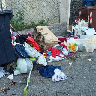 Sanremo, ennesima discarica abusiva in Strada San Giovanni