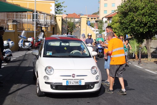 Sanremo: inizia l'era del posteggio a pagamento in strada Tre Ponti, lunghe code di auto in attesa e proteste