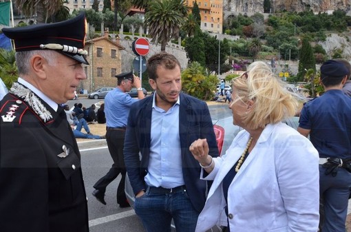 Ventimiglia: anche la Sen. Donatella Albano al confine per la protesta dei profughi, alle 17.00 la riunione con il Prefetto