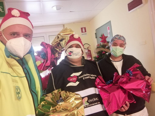 Imperia: omaggiati con doni i bambini nel reparto di pediatria dell'ospedale