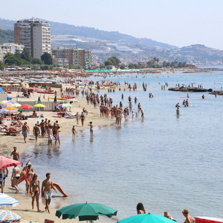 Regione: le informazioni e le curiosità sulle spiagge liguri all'interno di un volume realizzato dall'Università di Genova