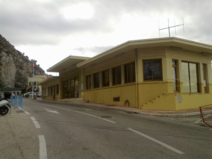 Ventimiglia: mobilitazione di soccorsi in zona impervia di Ponte San Luigi per una persona rimasta incagliata lungo un sentiero