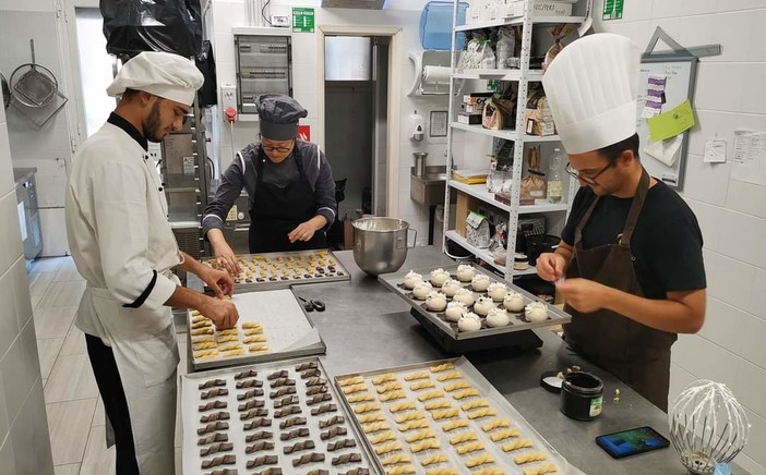 Pasticcieri e pasticcerie d’Italia, conferma il riconoscimento per la Pasticceria ‘Dulcis in fundo’ di Vallecrosia (video)