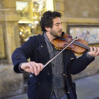 Sanremo: dopo La Scala e uno speciale su RaiNews, il violino di Davide Laura torna in via Matteotti a un anno dalla ‘cacciata’ (FOTO e VIDEO)