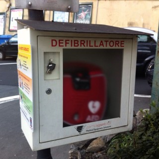 Sanremo: Progetto Vita ringrazia un cittadino che ha usato il defibrillatore pubblico per un anziano colto da malore in spiaggia