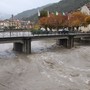 Dolceacqua: innalzamento del torrente Nervia per le precipitazioni di oggi, il comune chiede lo spostamento delle auto dal parcheggio San Filippo