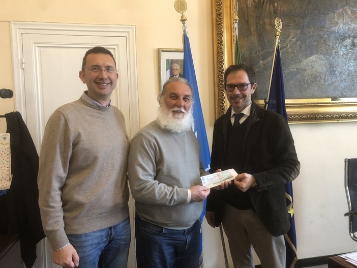 Bordighera: sindaco ed assessori donano 600 euro al CAI per la manutenzione dei sentieri