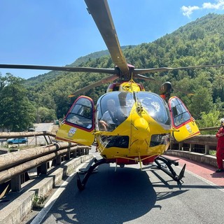 Ventimiglia: incidente sul lavoro nella zona di Bevera, 38enne portato in elicottero al Santa Corona