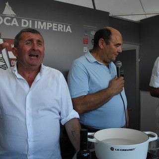 Grande successo per &quot;il cucinar in barca&quot; con Vito e lo show cooking di Enrico Marmo, organizzato da Imperia News (Foto e Video)