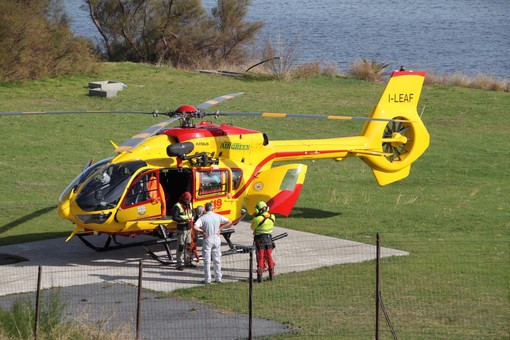 Arma di Taggia, bimbo di 2 anni ha un malore in spiaggia: trasportata al Gaslini in elicottero